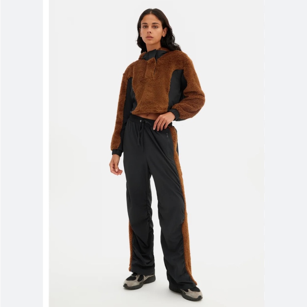 NWT Girlfriend Collective Ruched Pant & Fleece Anorak S matching set